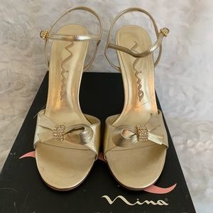 NWT Nina Gold Leather Sandals w/ Rhinestone Trim